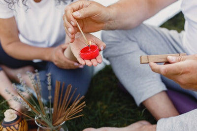 DIY Candle Projects to Personalize Your Family Reunion