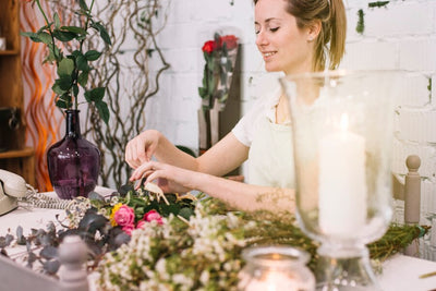 From Garden to Candle: Floral Scents That Define Spring